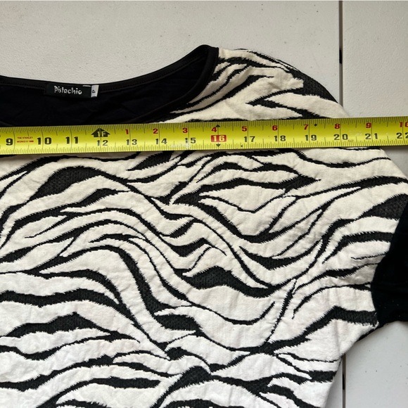 Pistachio Black Blouse 3D Printed Size S - Picture 6 of 9